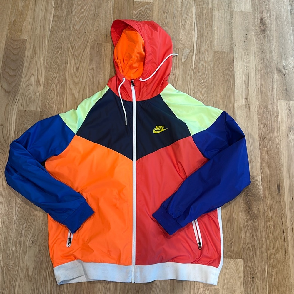 GUC NIKE WINDBREAKER MENS SIZE XL (NORMAL WEAR)